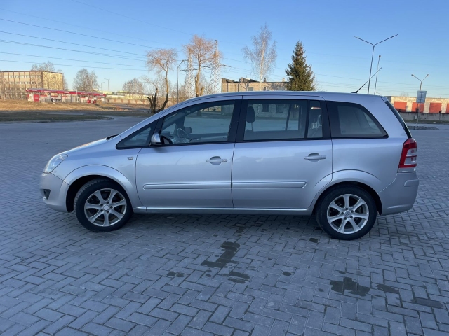 Opel Zafira B купить в Могилеве
