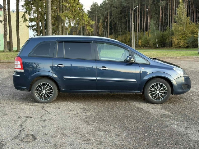 Opel Zafira купить в Могилеве