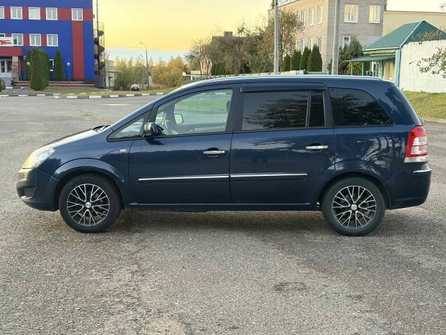 Opel Zafira купить в Могилеве